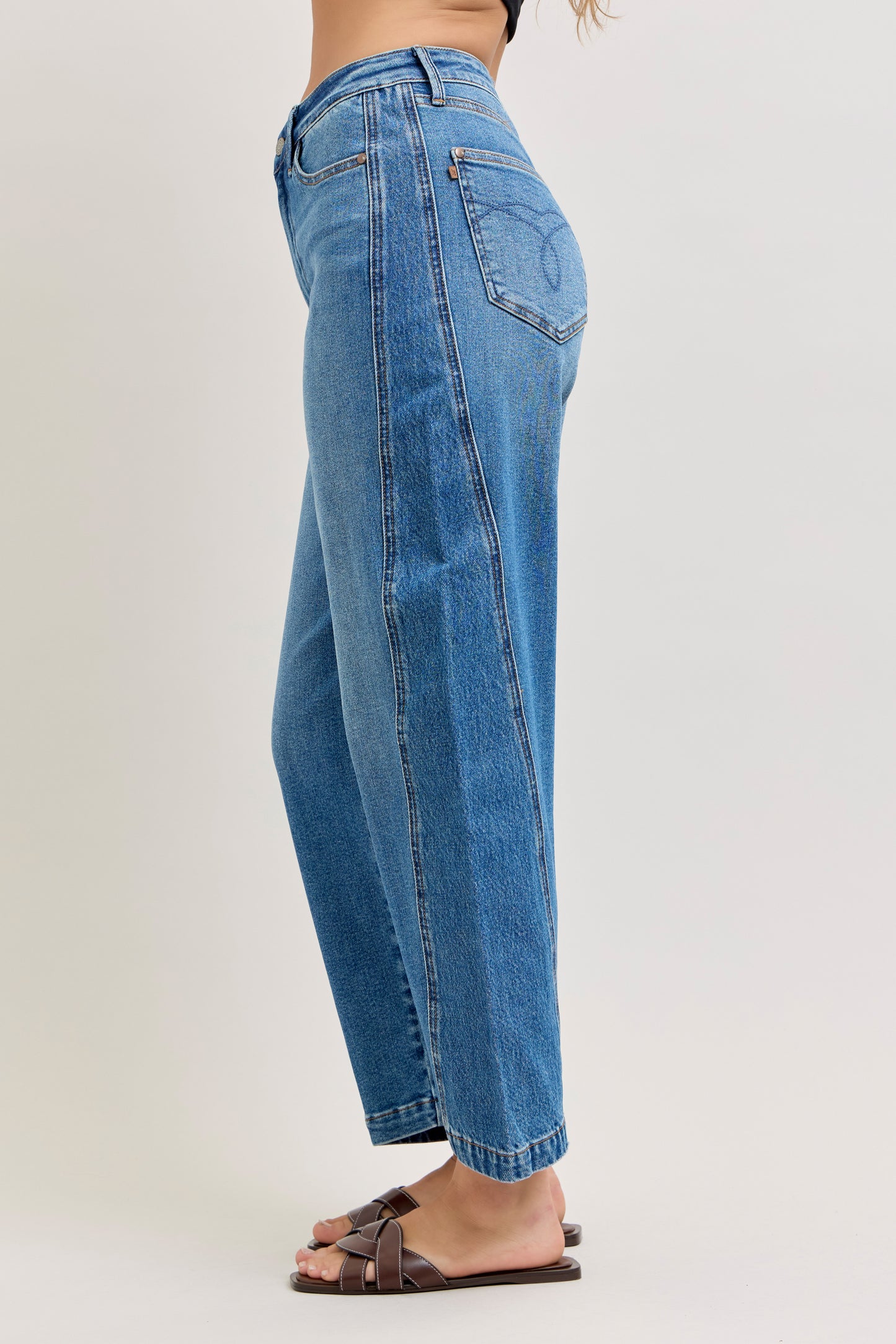 Judy Blue HW Barrel Rigid Magic Jeans