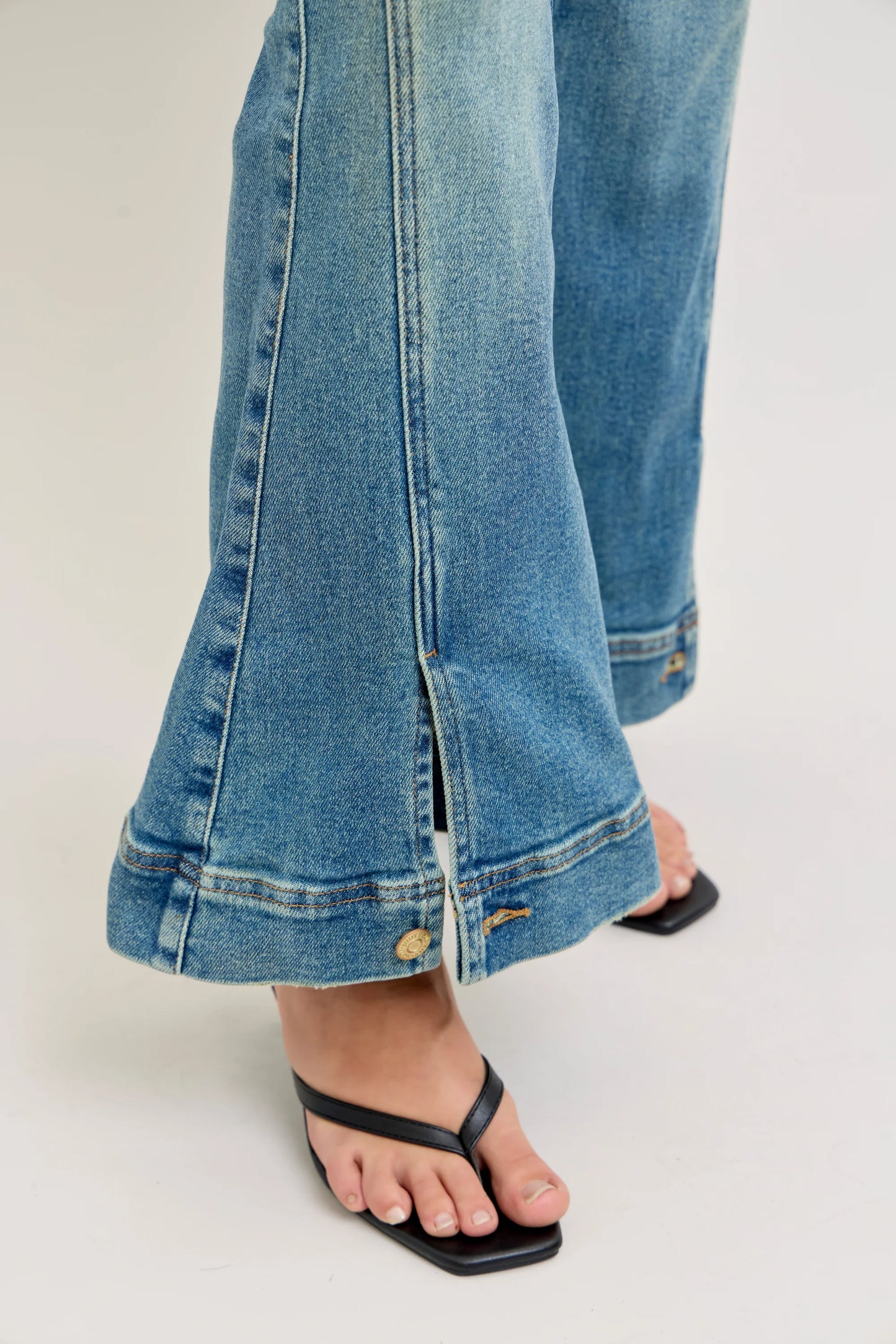 Judy Blue HW Vintage Wash Flare Jeans
