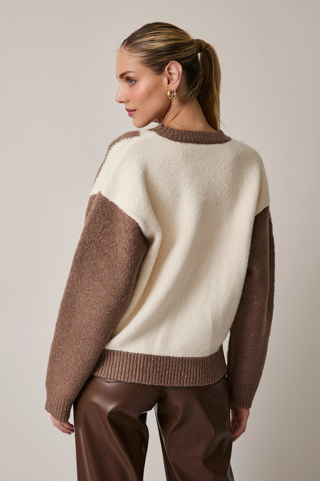 Round Neck Long Sleeve Argyle Sweater