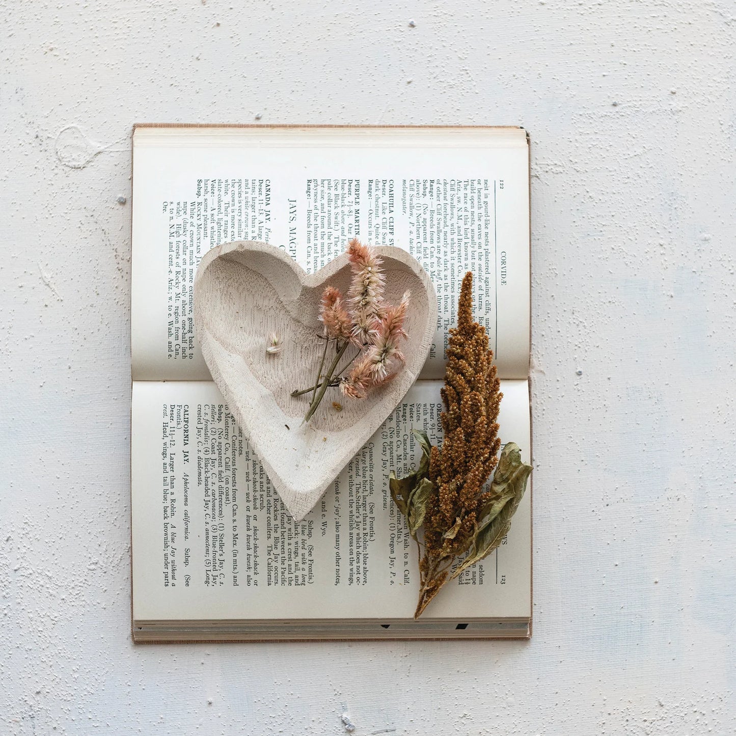 Decorative Carved Paulownia Wood Heart Shaped Dish