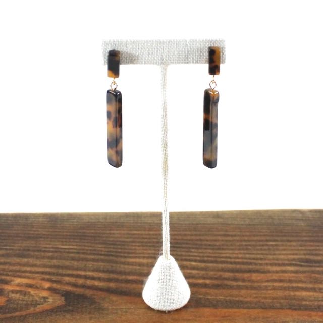 Tortoise Bar Earring