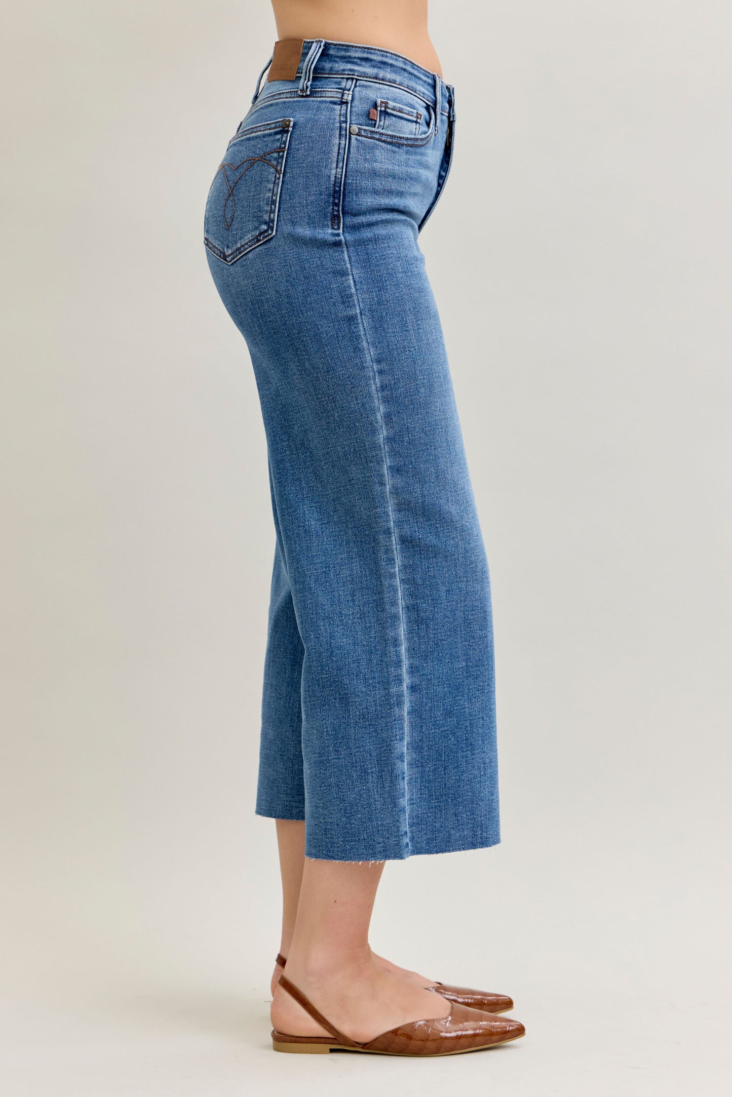 Judy Blue HW Wide Crop Classic Raw Hem Jeans