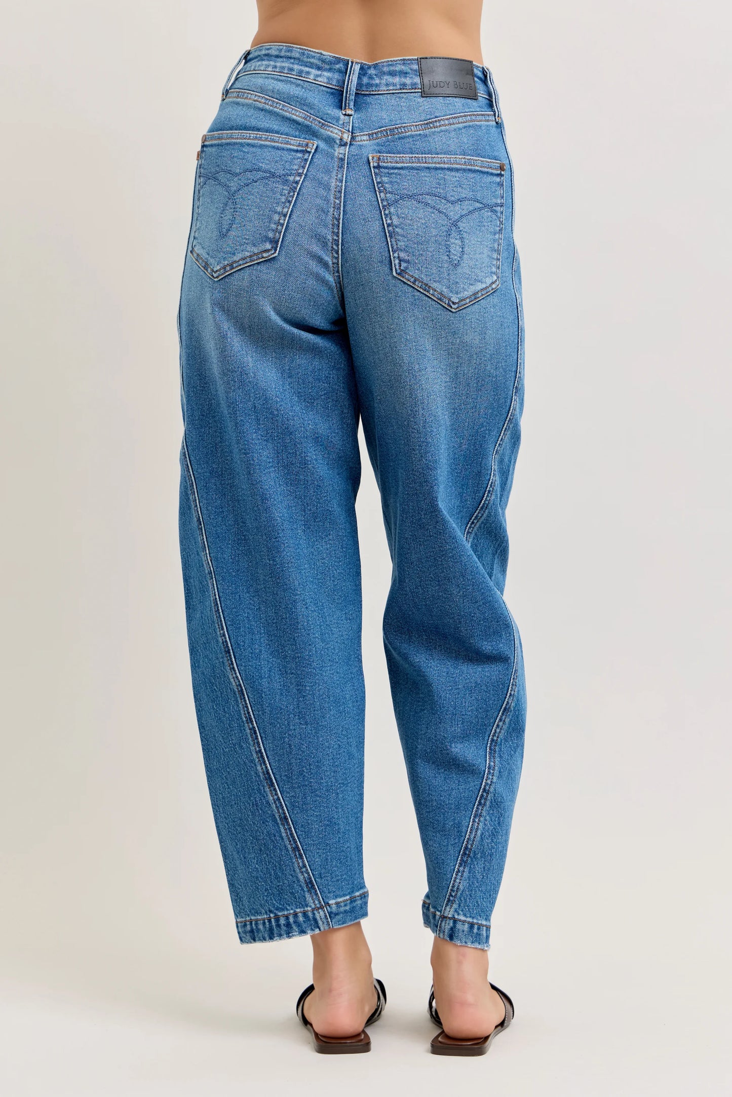 Judy Blue HW Barrel Rigid Magic Jeans