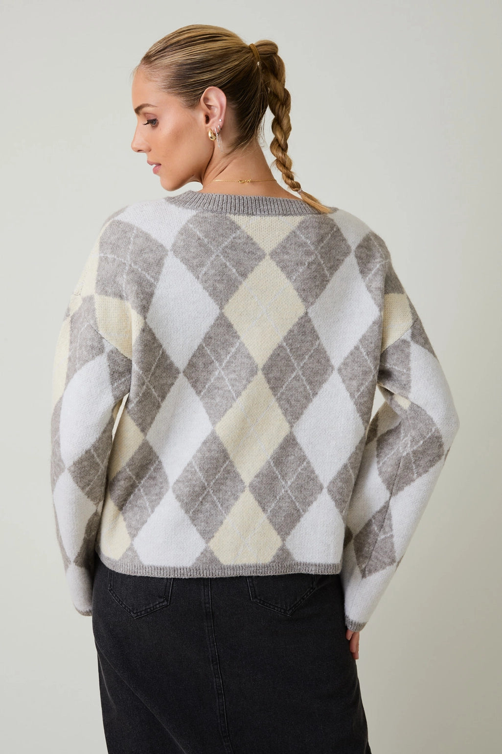Round Neck Argyle Pattern Sweater