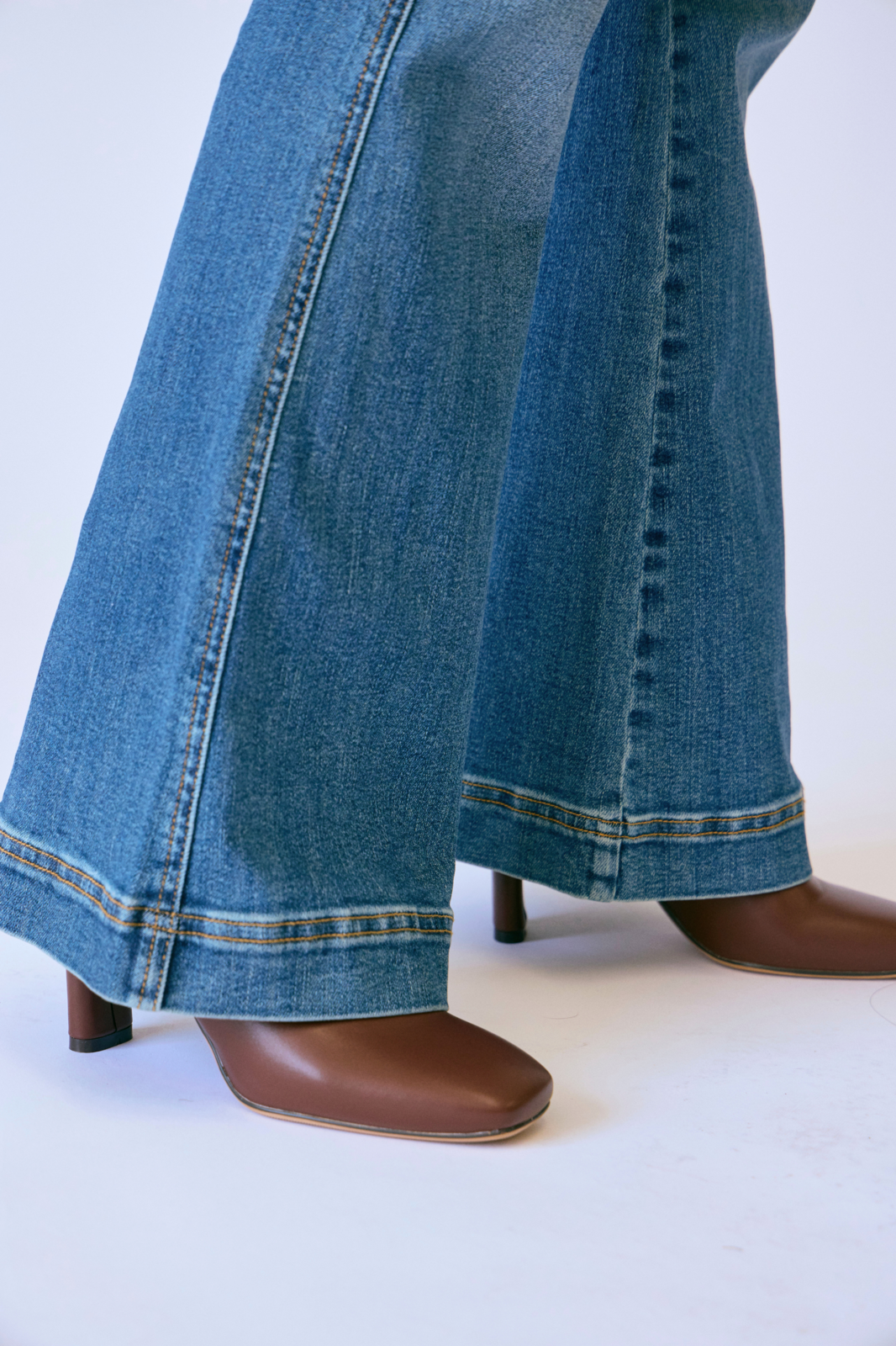 Judy Blue HW Petite Flare Tummy Control Jeans