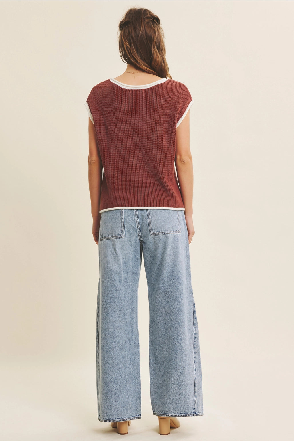 Contrast Rolled Edge Knitted Sweater Vest with Round Neck - Coffee