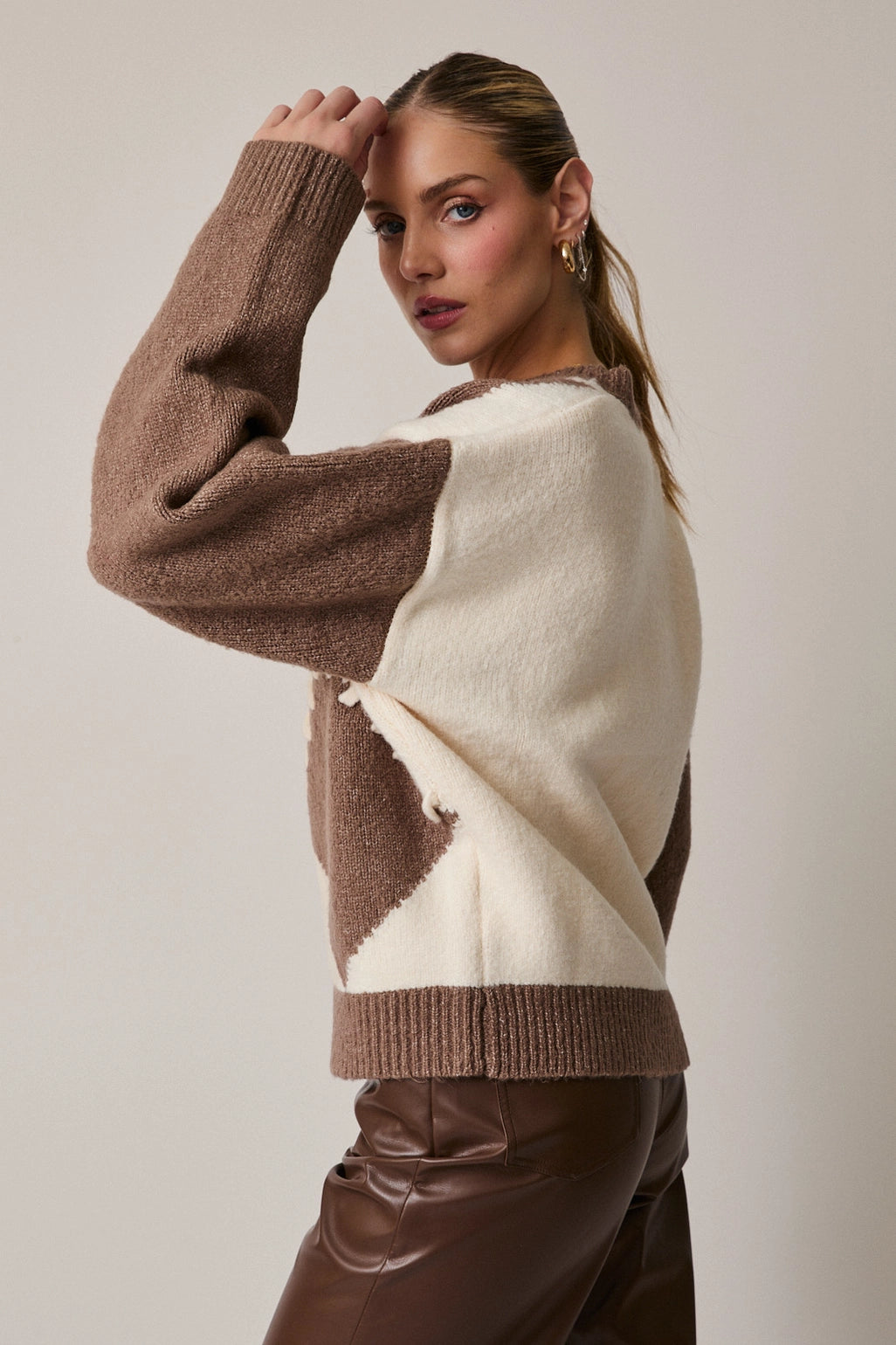 Round Neck Long Sleeve Argyle Sweater