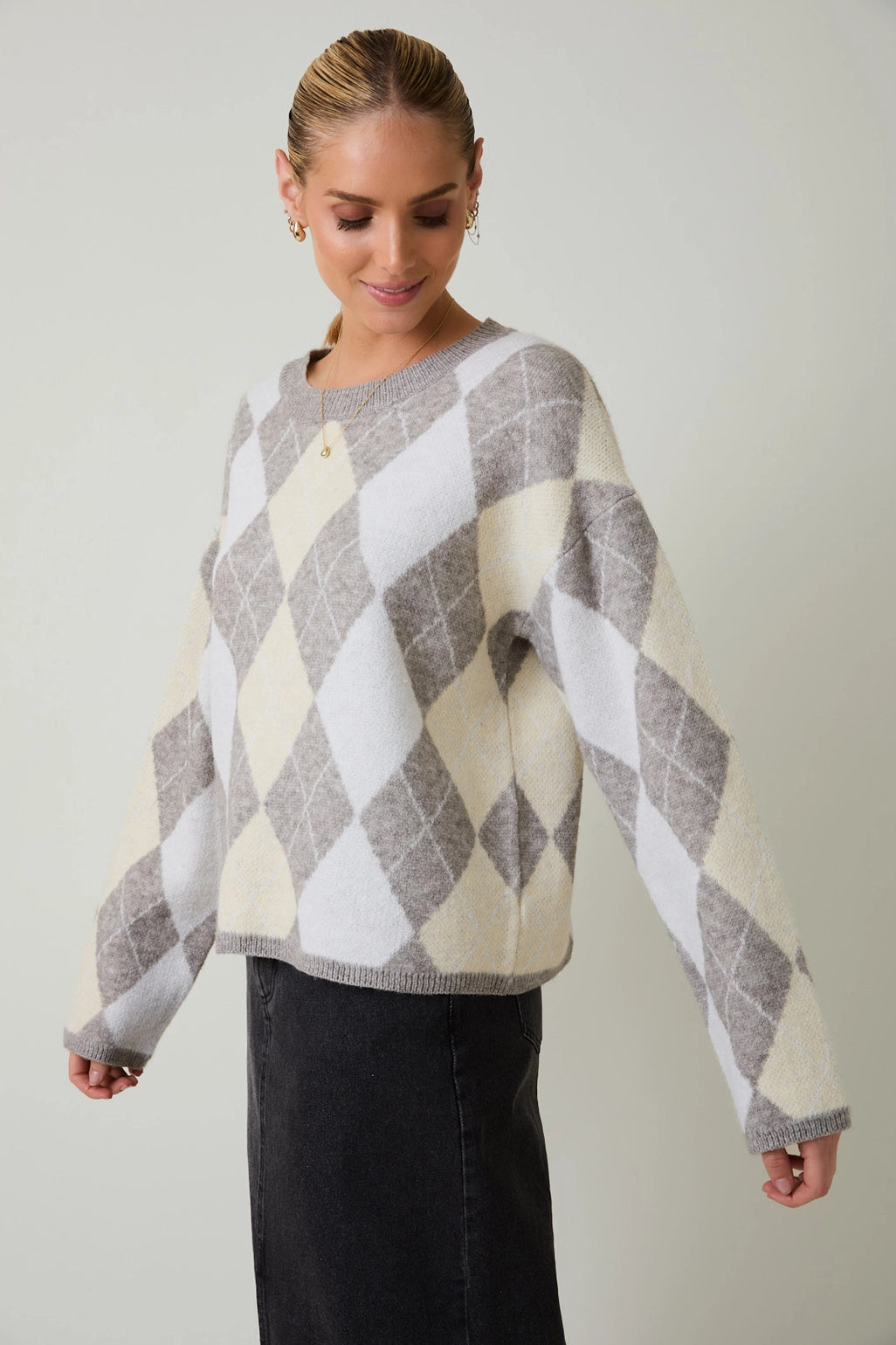 Round Neck Argyle Pattern Sweater
