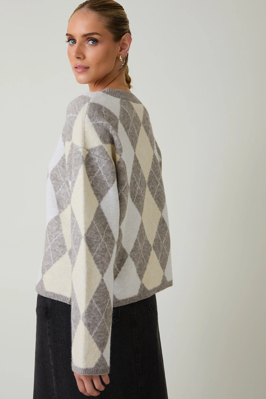 Round Neck Argyle Pattern Sweater