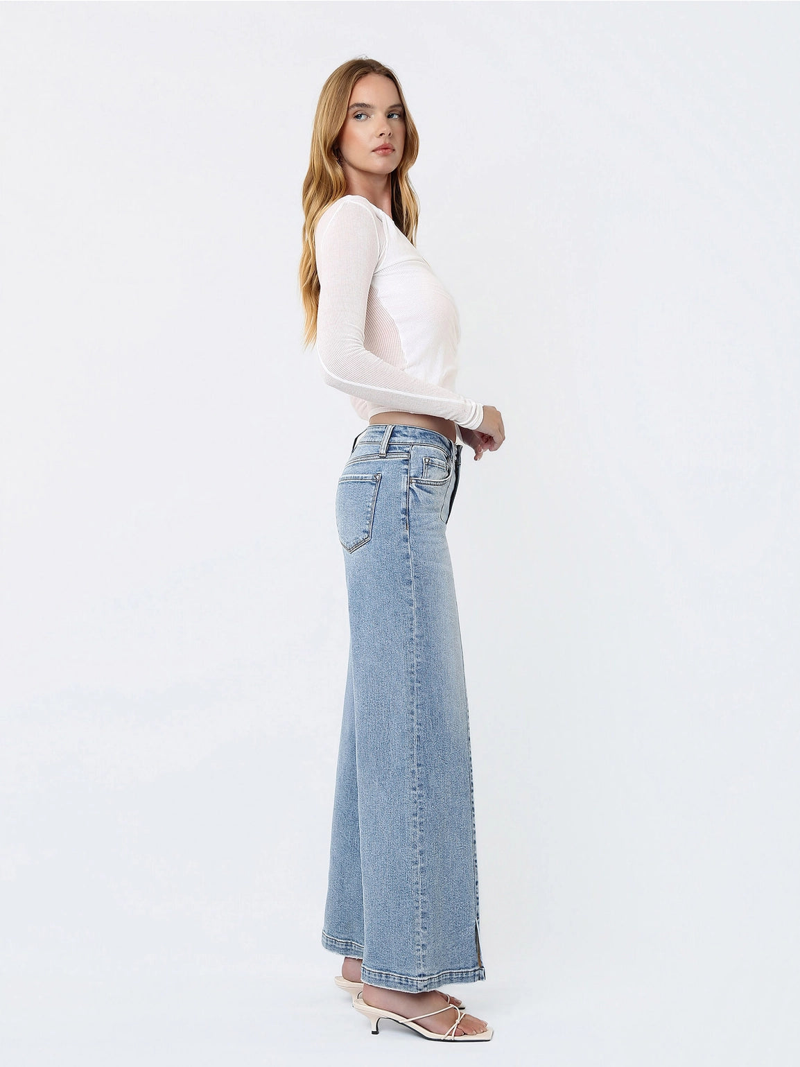 Mid Rise Seam Detail W Front Slit Hem Wide Jeans