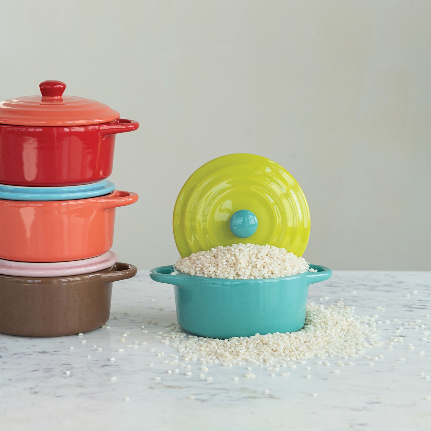 1-1/3 Cup Stoneware Two-Tone Baker with Lid