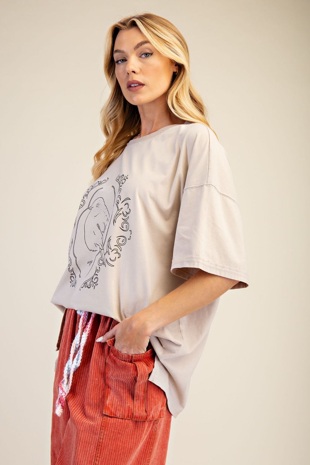 Bird Oval Boarder Graphic Tee