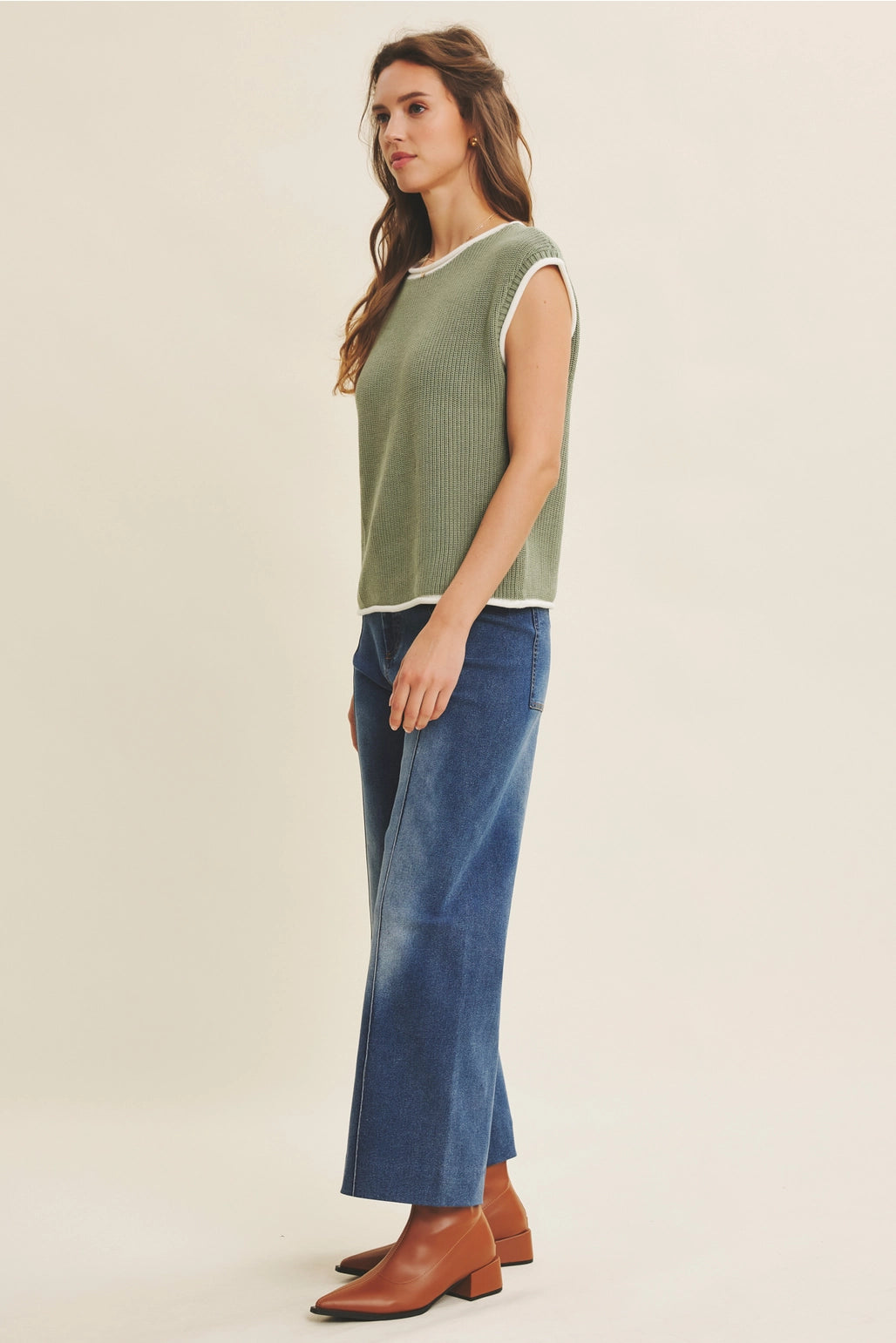 Contrast Rolled Edge Knitted Sweater Vest with Round Neck - Green