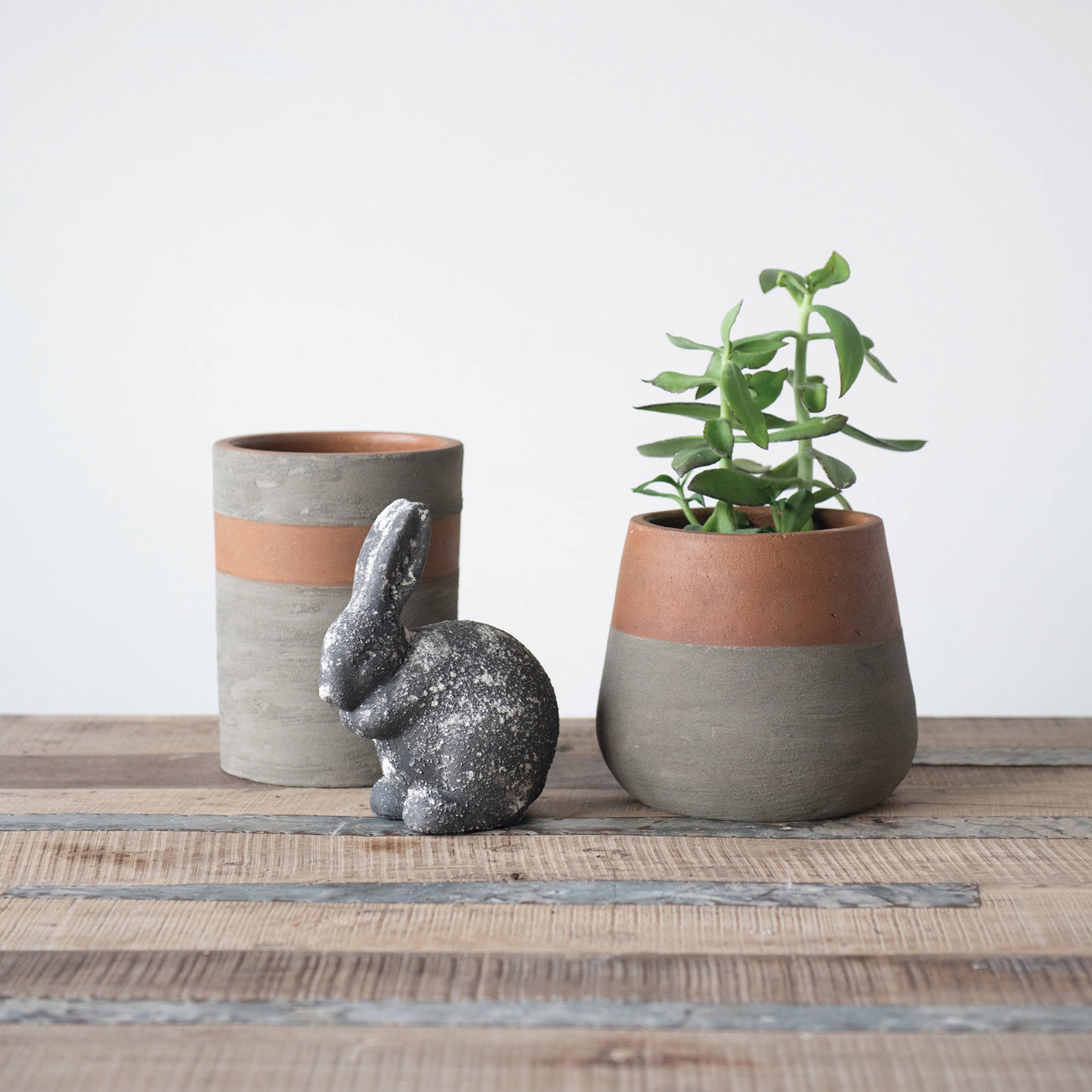 Distressed Cement Rabbit – Vintage Redefined